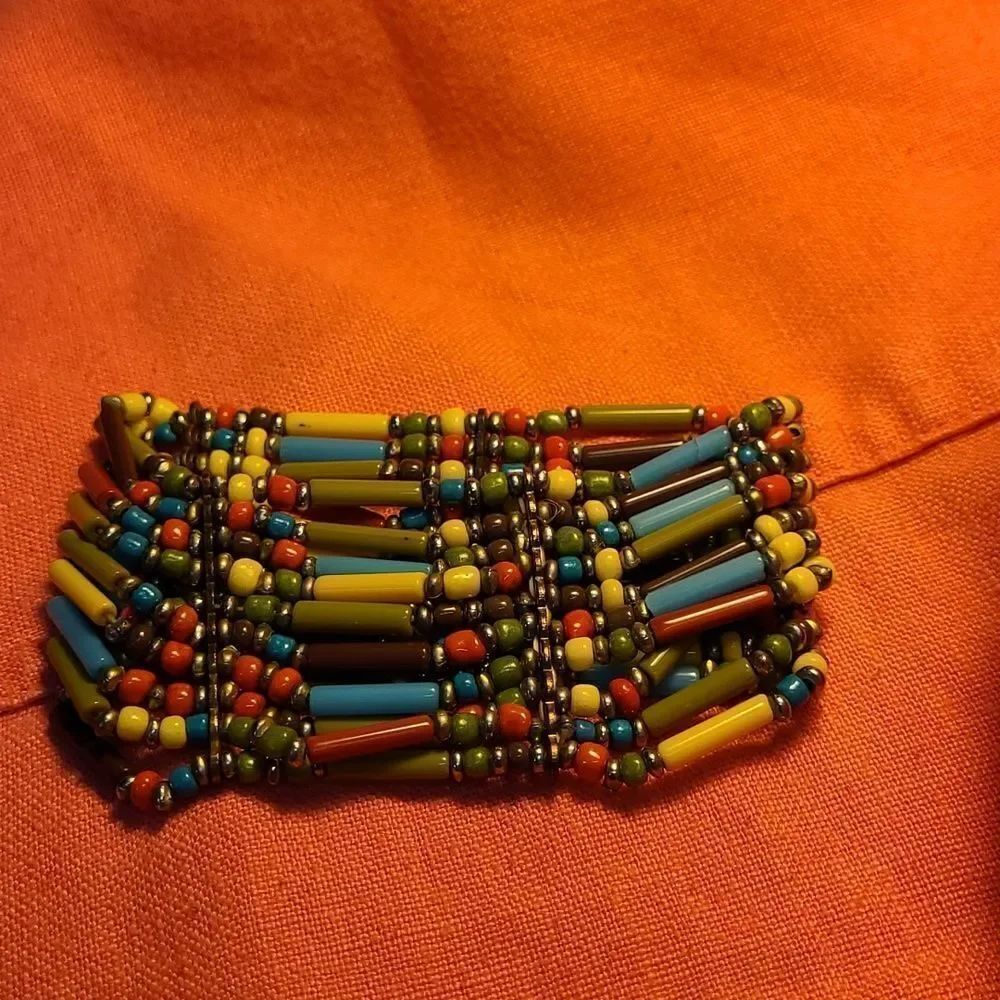 8 in x 1.5" multiple strand elastic beaded bracelet